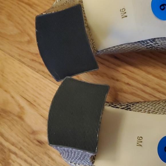 NEW YORK TRANSIT HEELS BLOCK 9 GATOR STYLE 4" NWOT - Picture 9 of 10